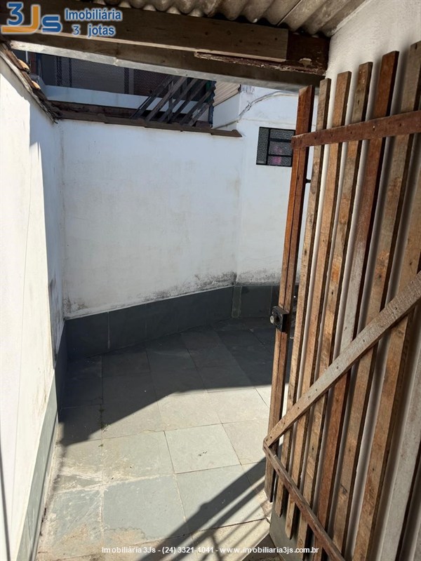 Casa para Alugar no Vila Julieta em Resende