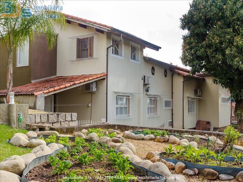 Casa para Venda ou Alugar no Jardim Brasília em Resende